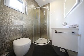 Luxury Majpruz Suites