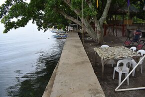Seaside Travelers Inn by Camiguin Island Home