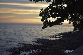 Seaside Travelers Inn by Camiguin Island Home