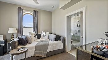 The Cochrane House Luxury Historic Inn