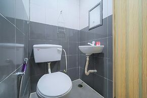 OYO 89820 SP Berlian Inn