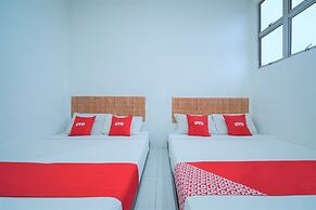 OYO 89820 SP Berlian Inn