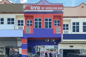 OYO 89820 SP Berlian Inn