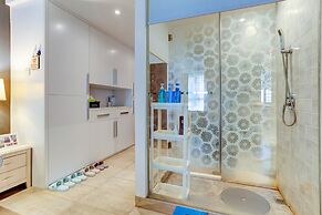 Xi'an The Queen's Box