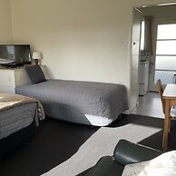 Alexandra Garden Court Motel