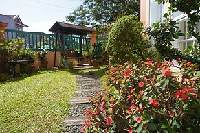 Charming Tagaytay Vacation Home