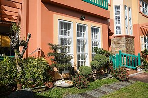 Charming Tagaytay Vacation Home