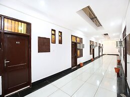 OYO 14823 Skyheights