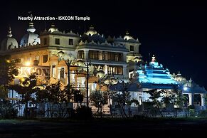 OYO 15701 River View Residency