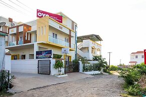 OYO 15701 River View Residency