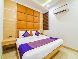Capital O 16131 Mohit Guest House