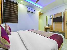 Capital O 16131 Mohit Guest House