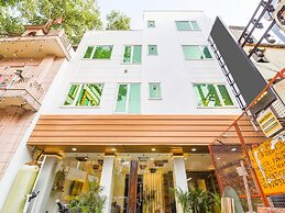 Capital O 16131 Mohit Guest House