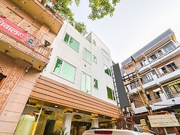 Capital O 16131 Mohit Guest House