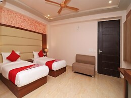 OYO 14766 Pacify Hills