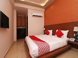 OYO 14766 Pacify Hills