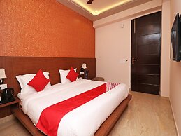 OYO 14766 Pacify Hills