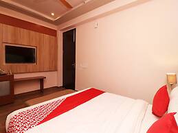 OYO 14766 Pacify Hills