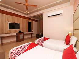 OYO 14766 Pacify Hills