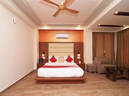 OYO 14766 Pacify Hills