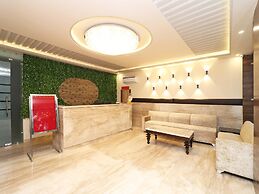 OYO 14766 Pacify Hills