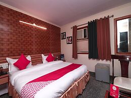 OYO 14931 Hotel Step In