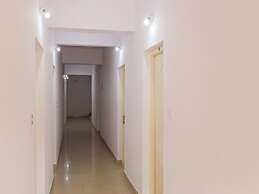 OYO 15599 Reem Residency