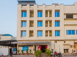 OYO 14699 Hotel Nakshatra Regency