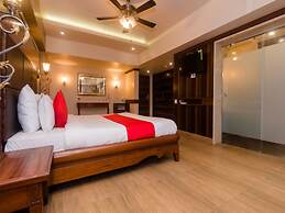 OYO 14699 Hotel Nakshatra Regency