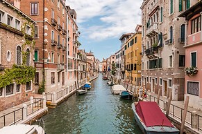 Venezia Spirito Santo Canal View