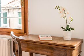 Venezia Spirito Santo Canal View