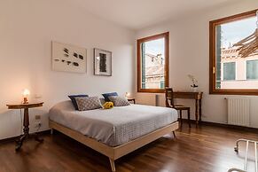 Venezia Spirito Santo Canal View