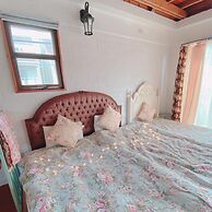 Okinawa starry forest cottage