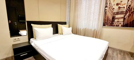Malon Apartments
