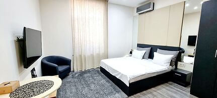 Malon Apartments