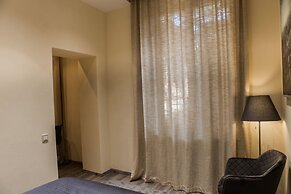 Malon Apartments