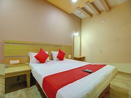 Capital O 13489 Garuda Comforts