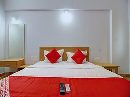 Capital O 13489 Garuda Comforts