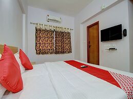 Capital O 13489 Garuda Comforts