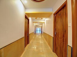 Capital O 13489 Garuda Comforts