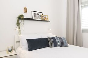 Bauhaus Boutique by TLV2rent