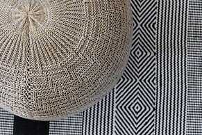 Bauhaus Boutique by TLV2rent