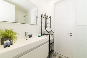 Bauhaus Boutique by TLV2rent