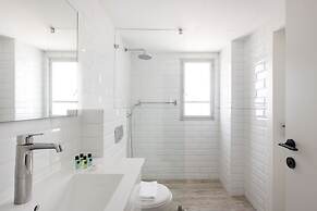 Bauhaus Boutique by TLV2rent