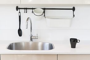 Bauhaus Boutique by TLV2rent