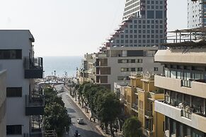 Bauhaus Boutique by TLV2rent