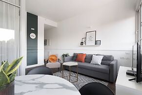 Bauhaus Boutique by TLV2rent