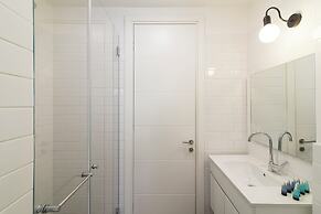 Bauhaus Boutique by TLV2rent