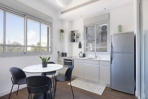 Bauhaus Boutique by TLV2rent