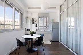 Bauhaus Boutique by TLV2rent
